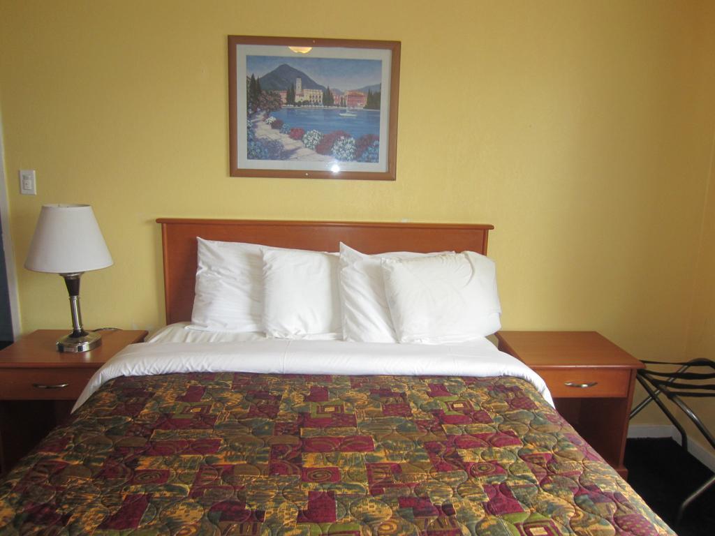 Knights Inn Santa Cruz Buitenkant foto