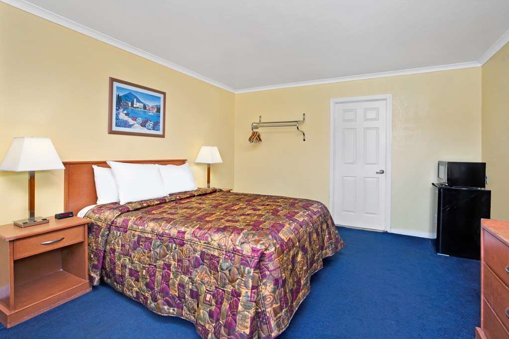 Knights Inn Santa Cruz Kamer foto